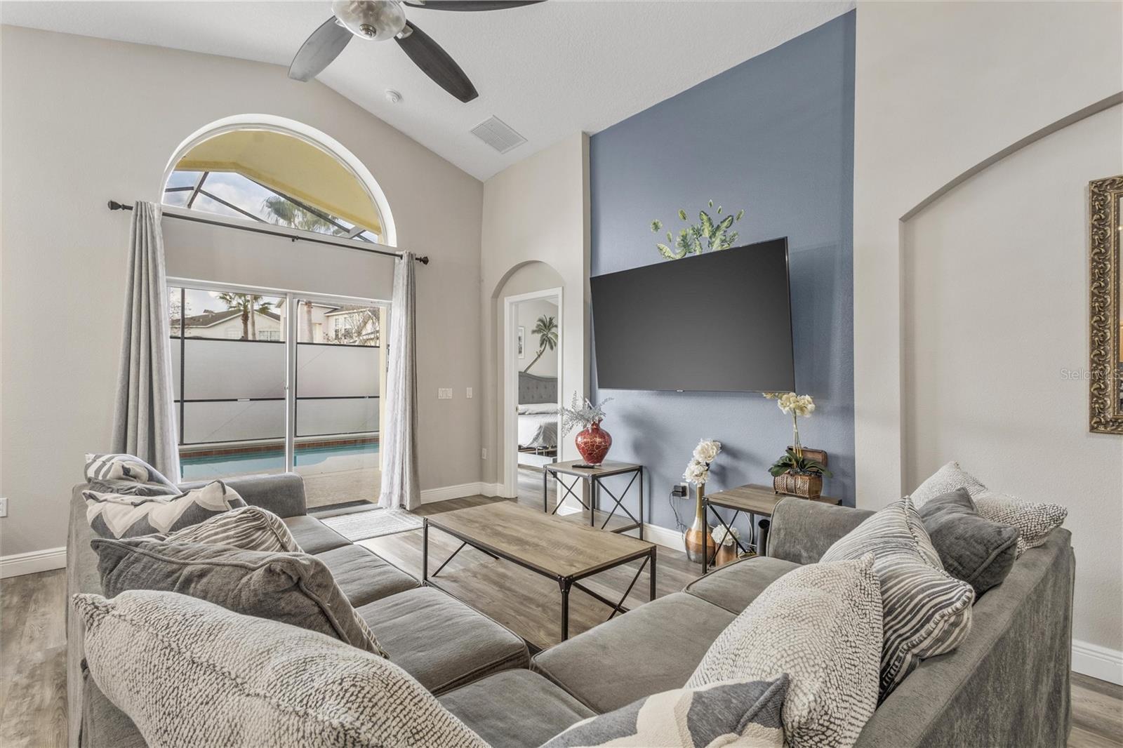 Image 13 of 19 For 4715 Cumbrian Lakes Drive