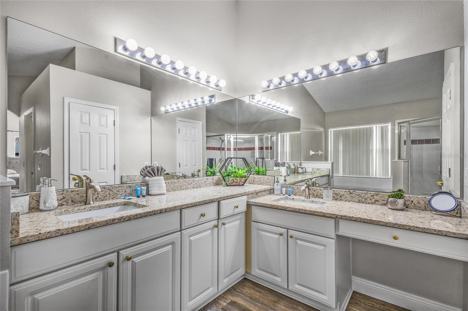 Image 16 of 19 For 4715 Cumbrian Lakes Drive