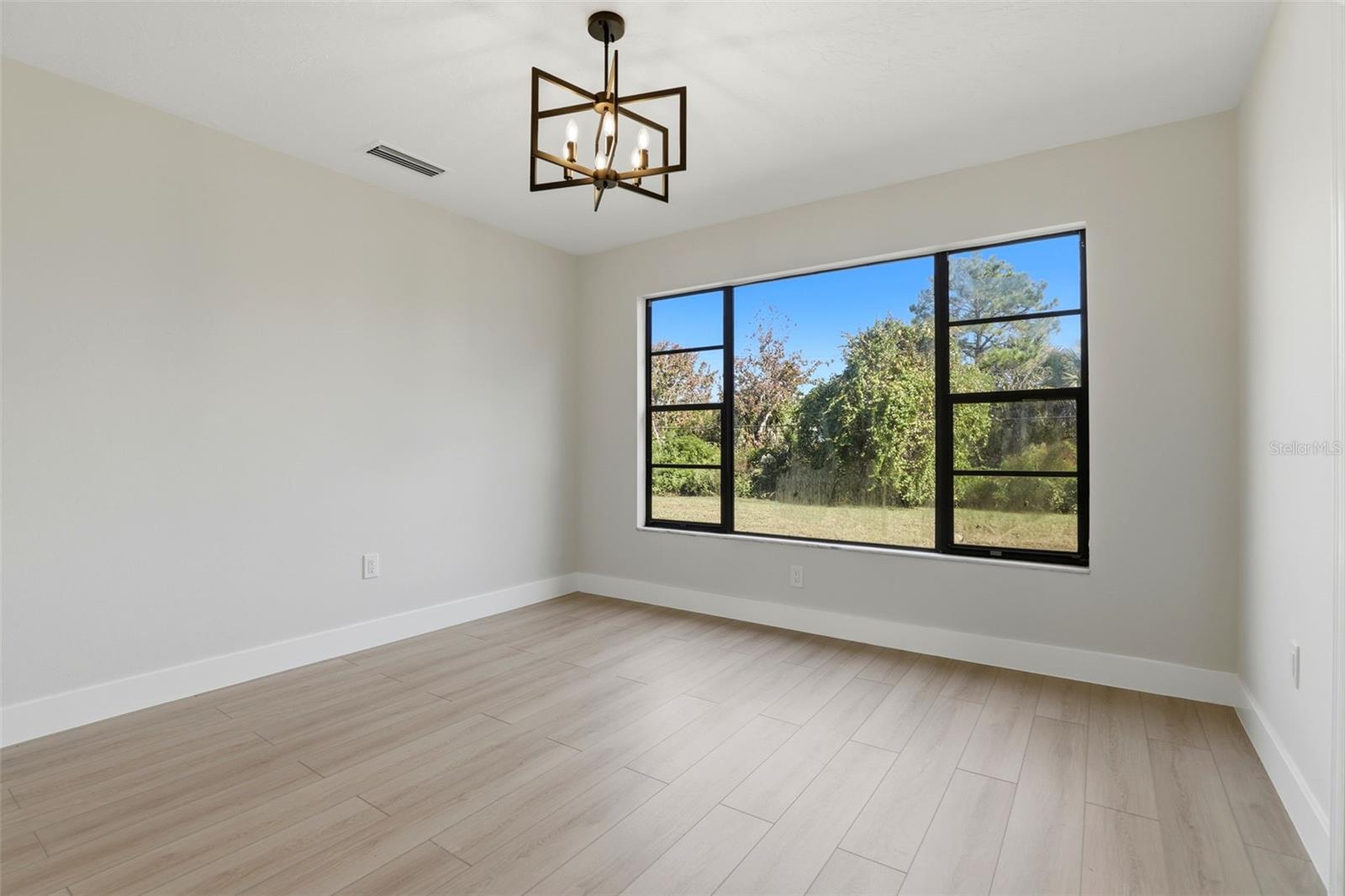 Image 16 of 39 For 4900 Hidden Pine Place