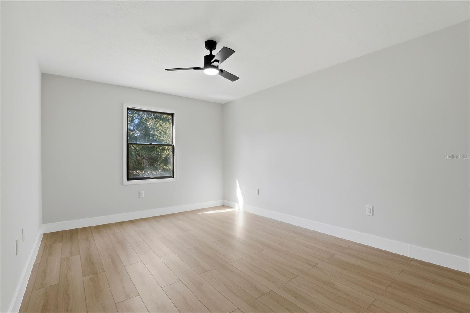 Image 21 of 39 For 4900 Hidden Pine Place