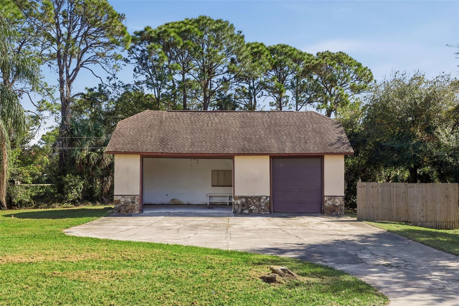 Image 32 of 39 For 4900 Hidden Pine Place