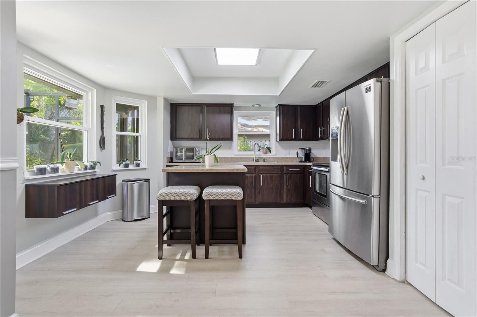 Image 12 of 38 For 7550 Herricks Loop