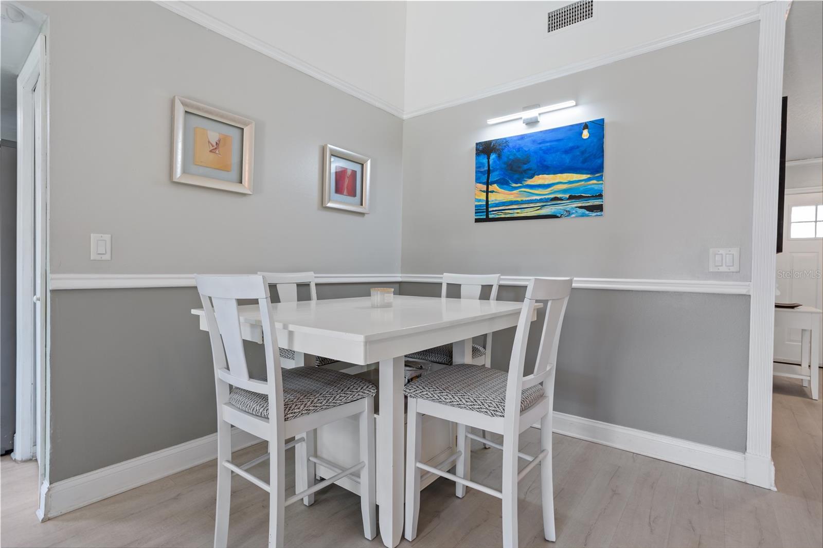 Image 14 of 38 For 7550 Herricks Loop