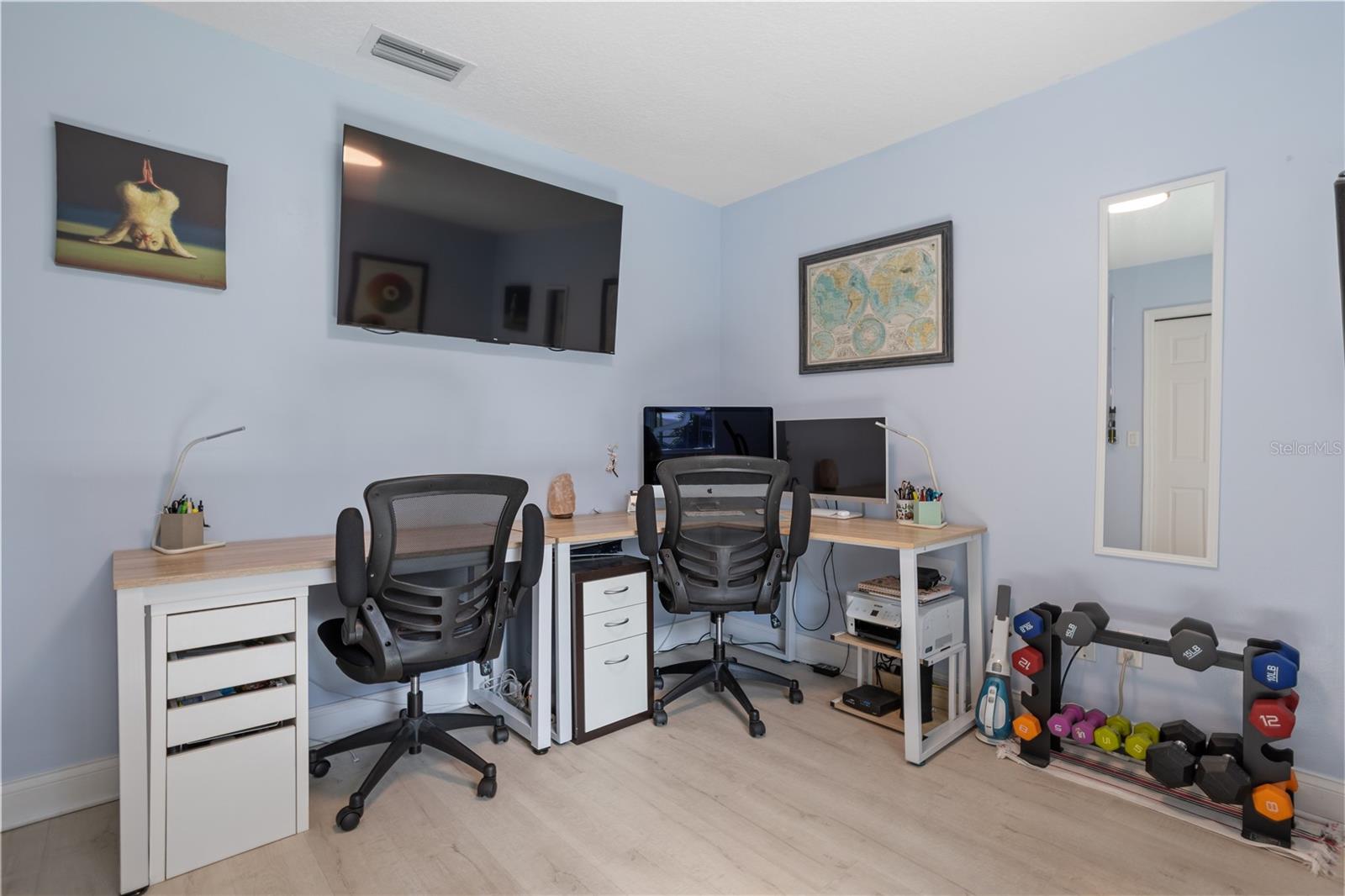 Image 21 of 38 For 7550 Herricks Loop