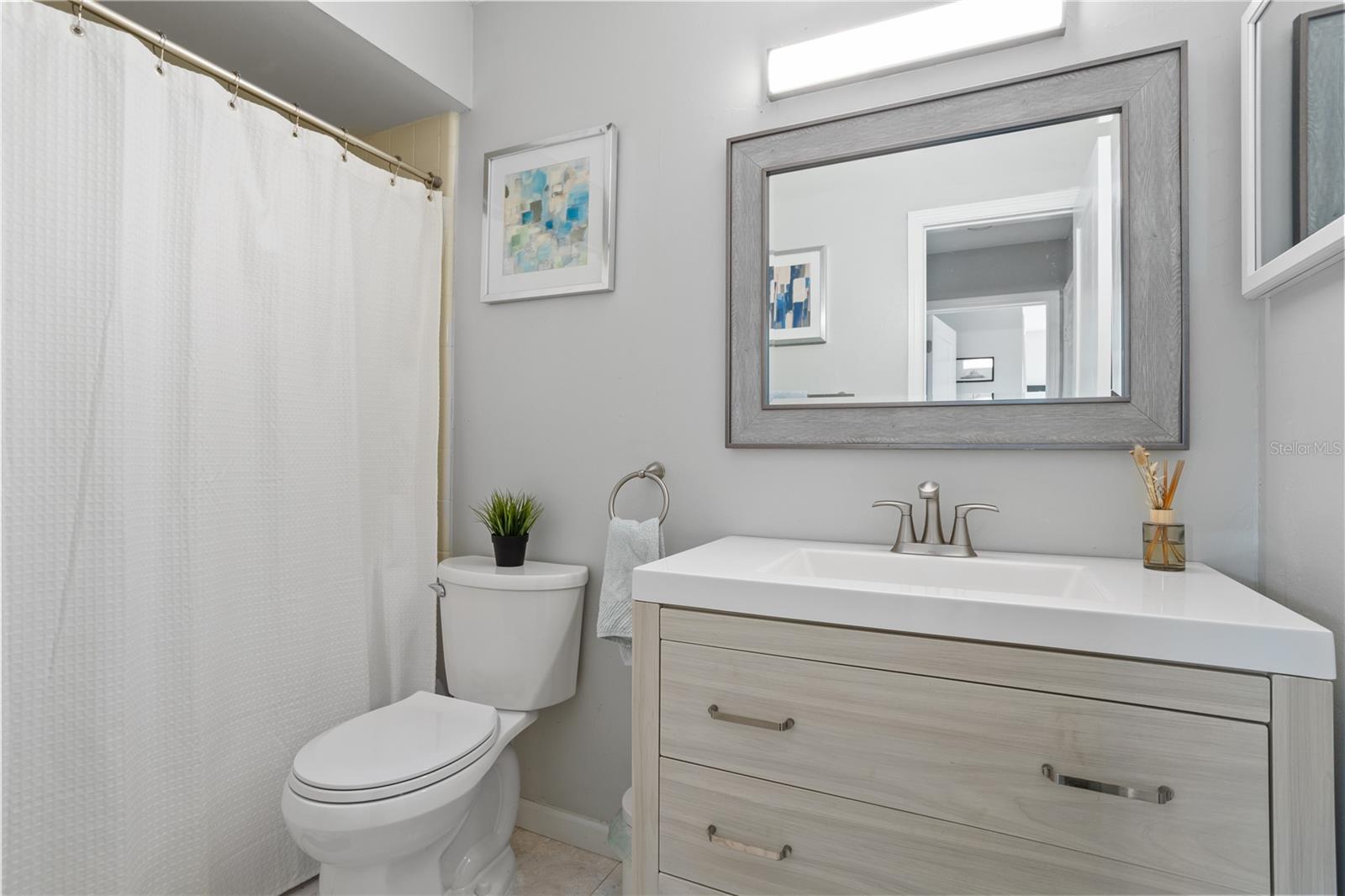 Image 26 of 38 For 7550 Herricks Loop