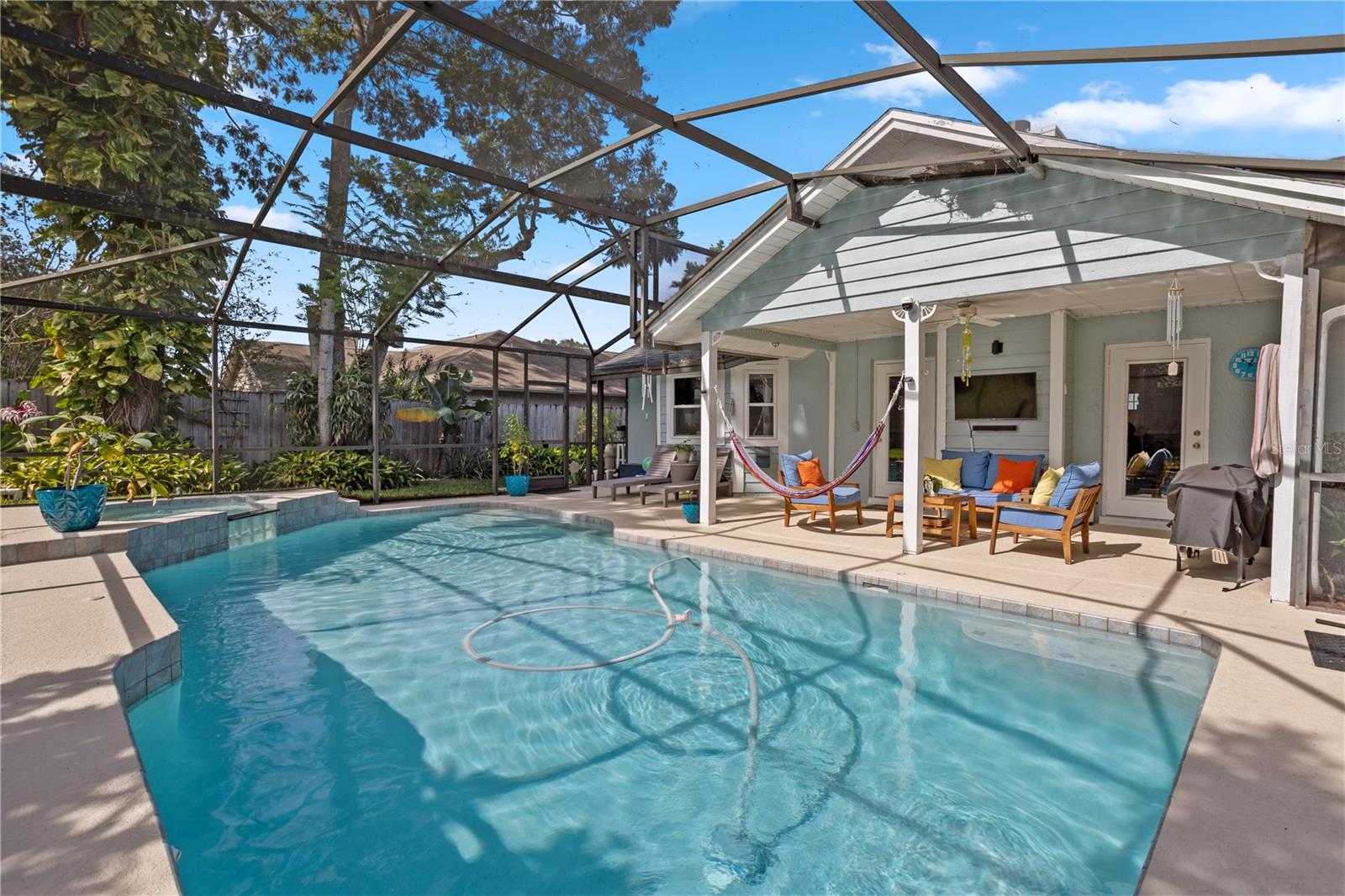 Image 32 of 38 For 7550 Herricks Loop