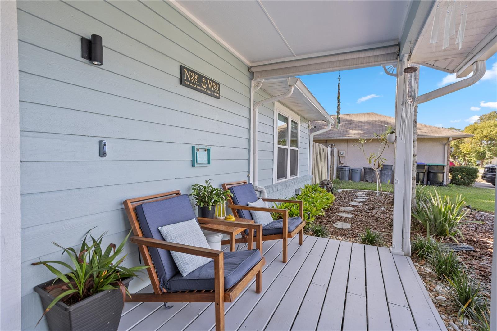 Image 4 of 38 For 7550 Herricks Loop