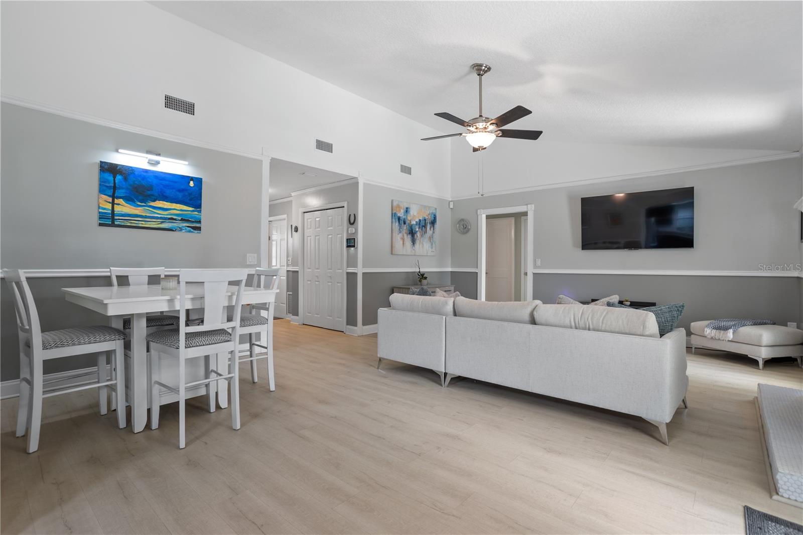 Image 8 of 38 For 7550 Herricks Loop