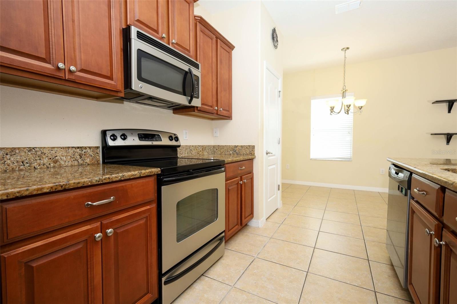 Image 14 of 58 For 1022 Alston Bay Boulevard