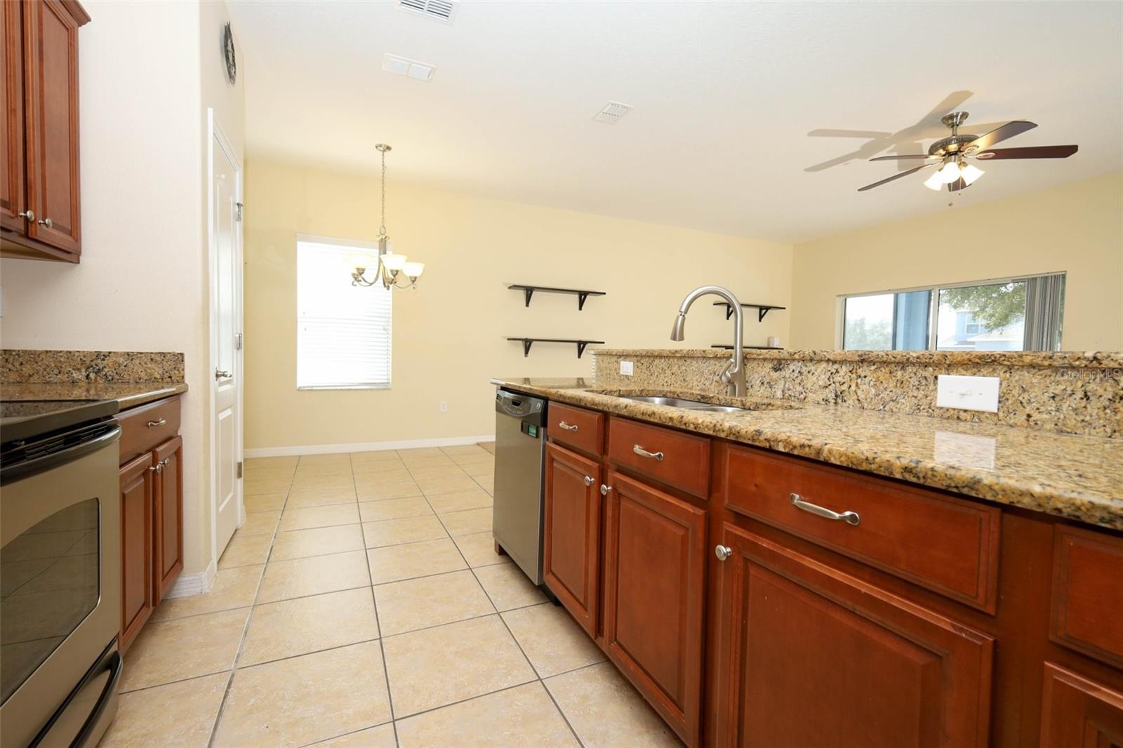 Image 16 of 58 For 1022 Alston Bay Boulevard