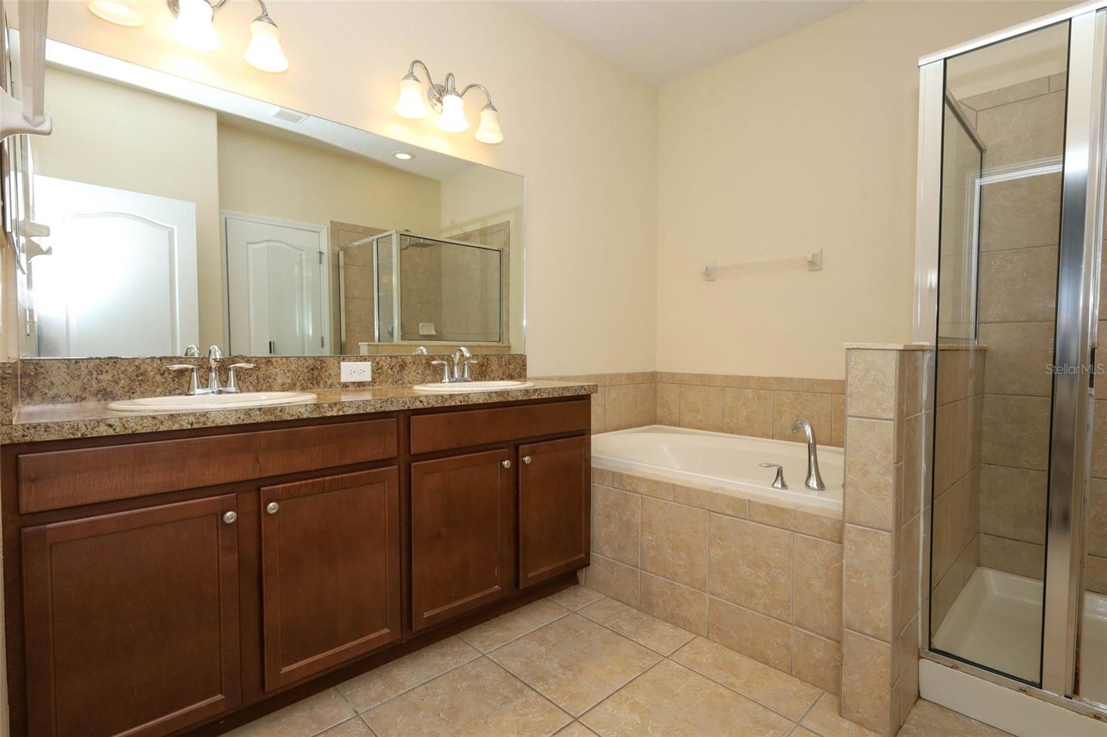 Image 29 of 58 For 1022 Alston Bay Boulevard