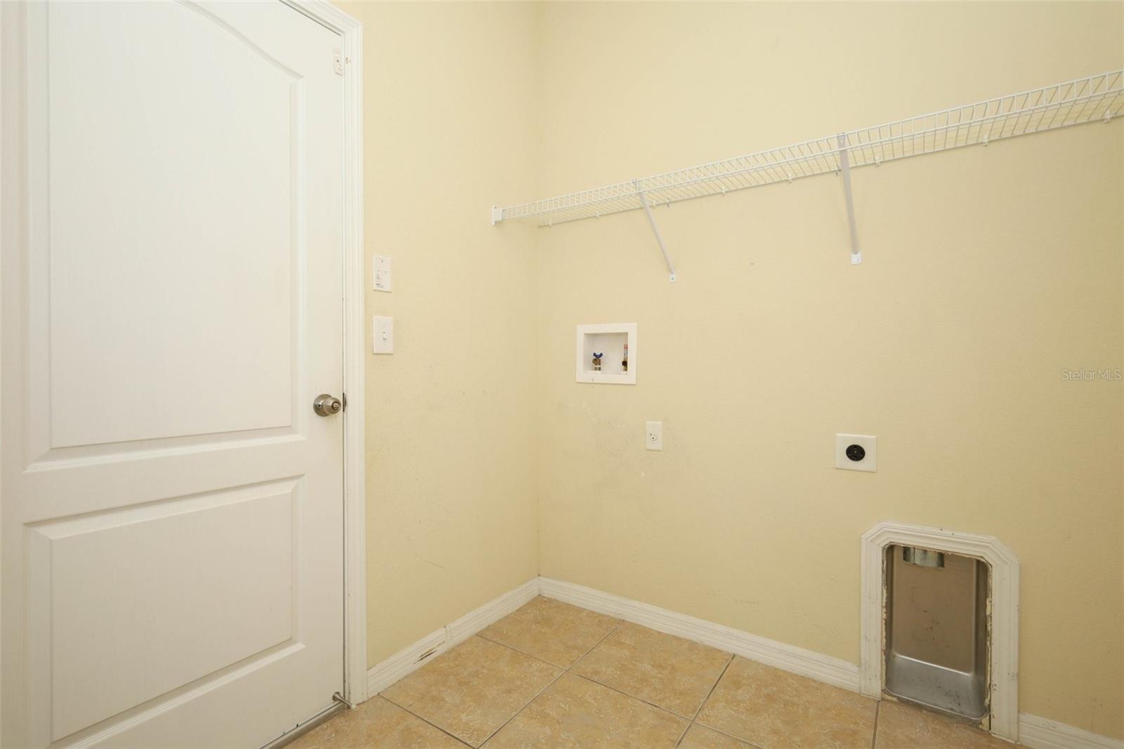 Image 38 of 58 For 1022 Alston Bay Boulevard