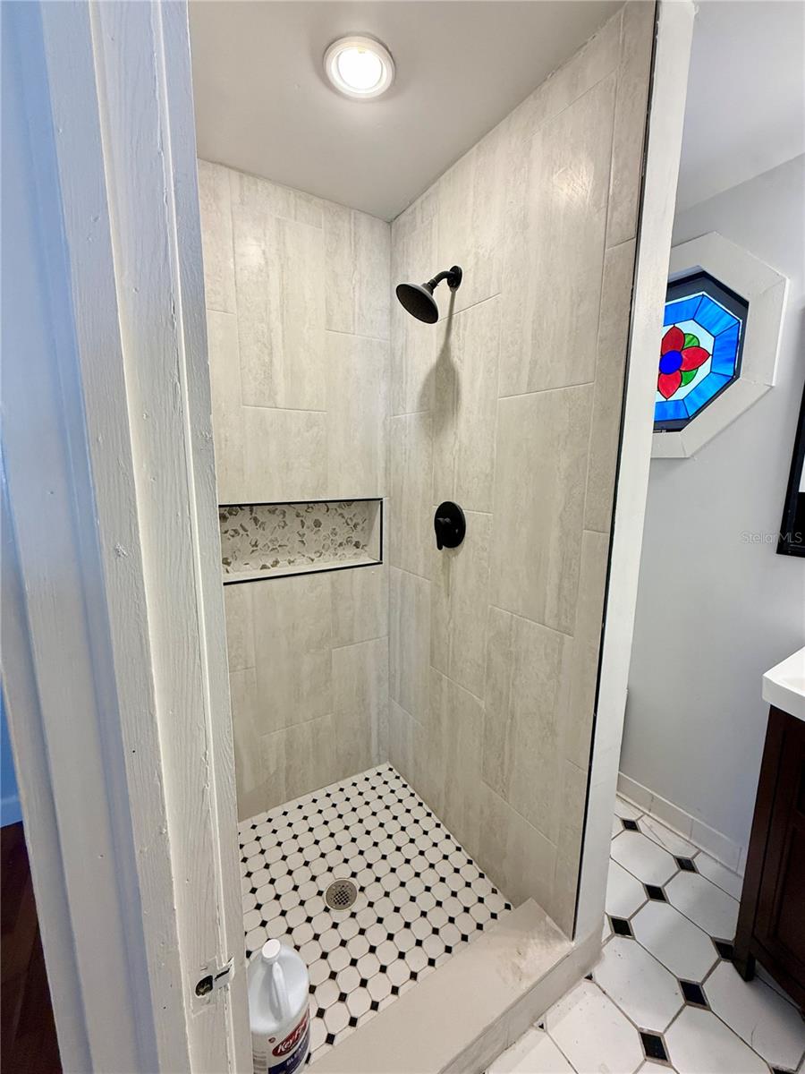 Image 6 of 7 For 333 Grove Street