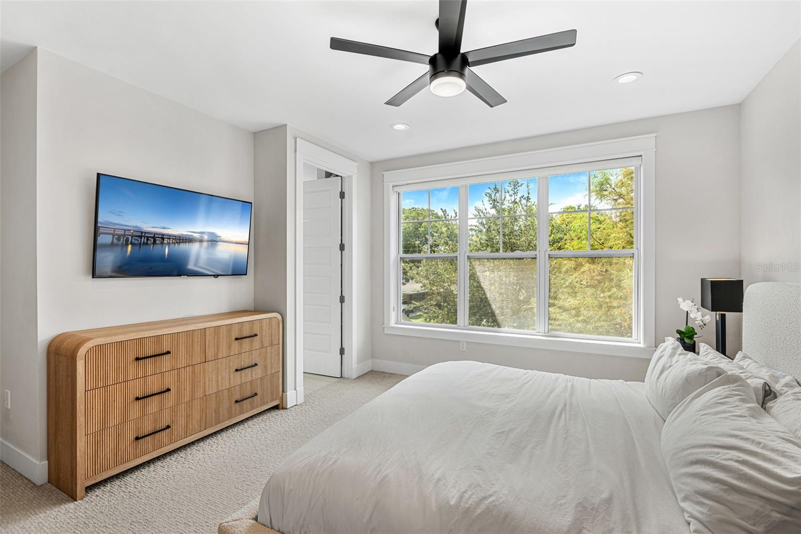 Image 14 of 24 For 1275 Michigan Avenue