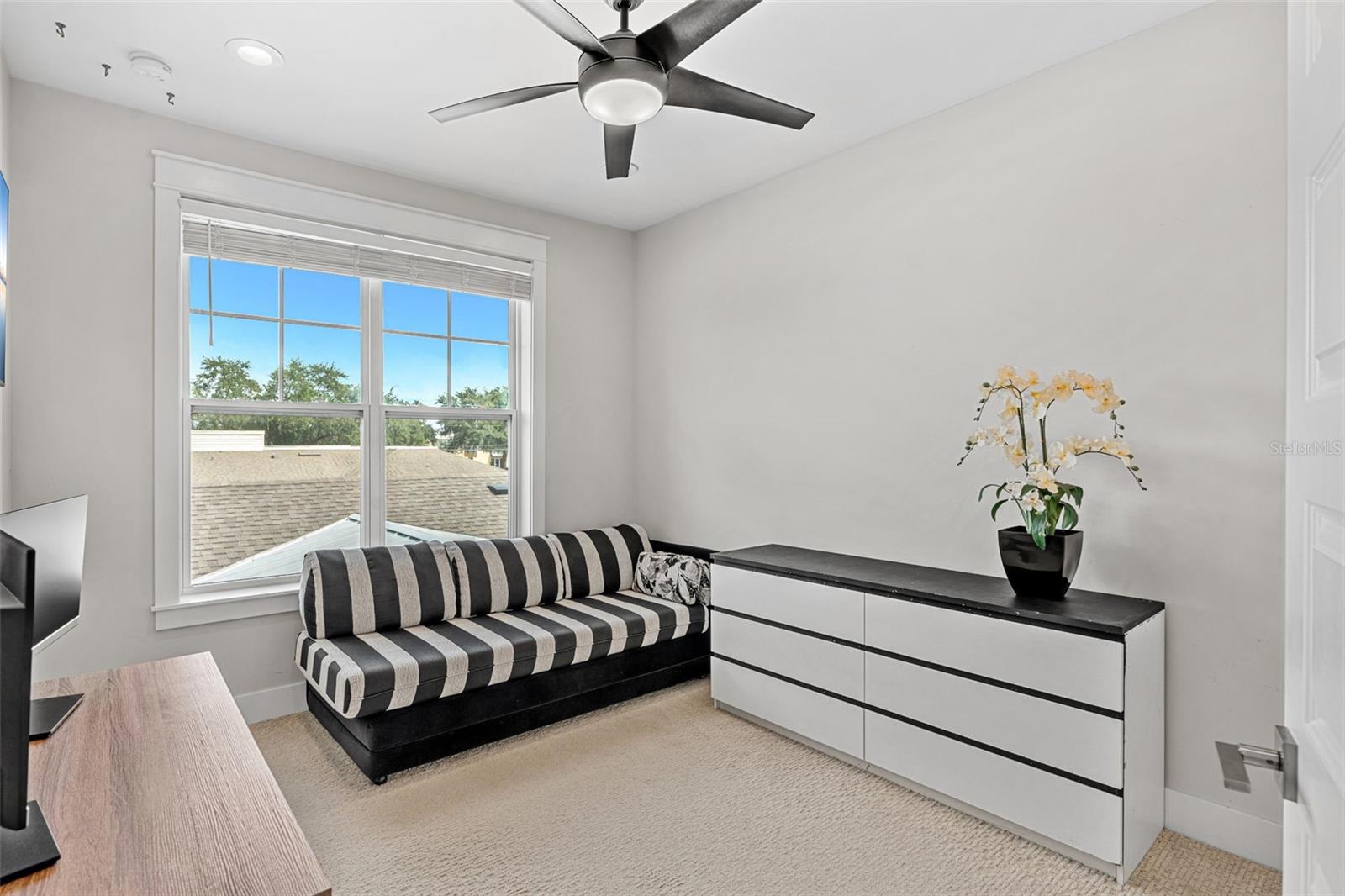 Image 21 of 24 For 1275 Michigan Avenue