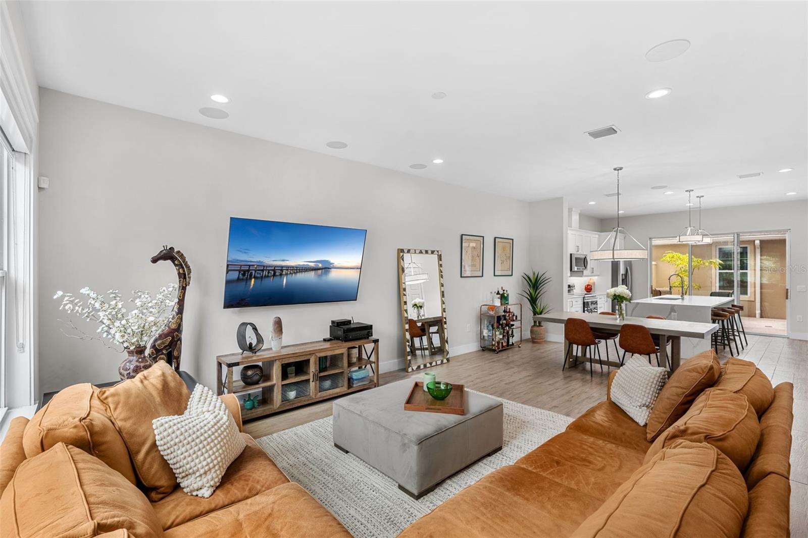 Image 3 of 24 For 1275 Michigan Avenue