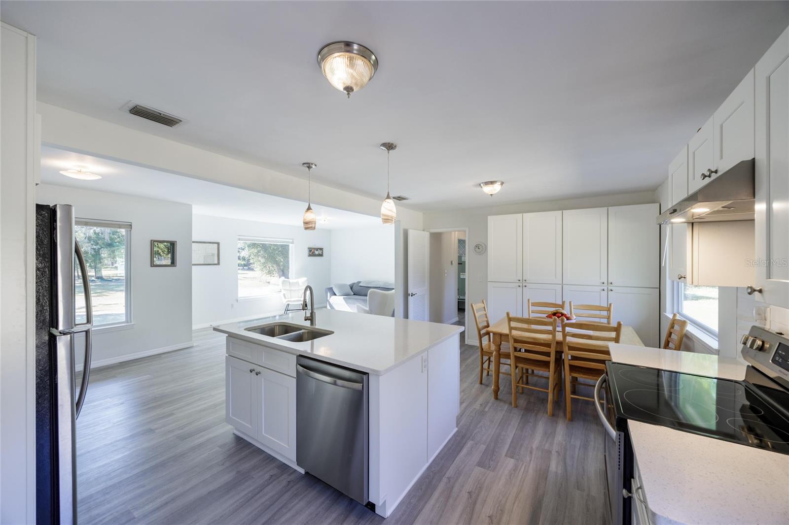 Image 15 of 41 For 6320 91st Trail