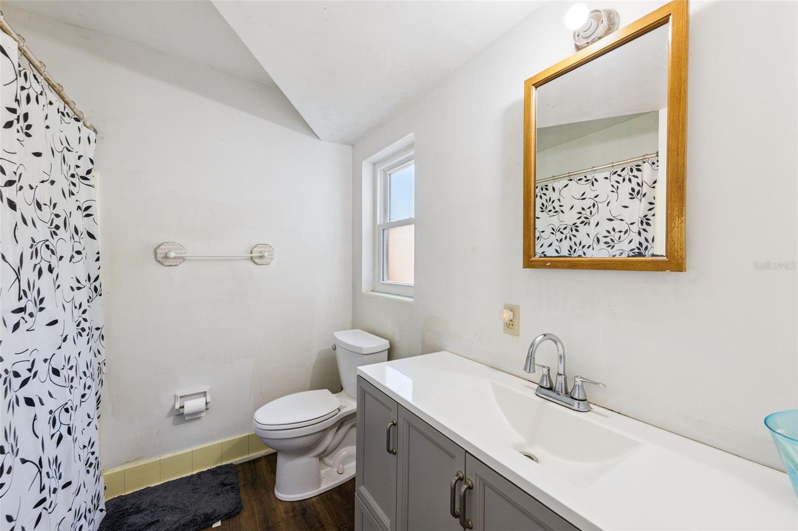 Image 13 of 19 For 4126 Montrose Court