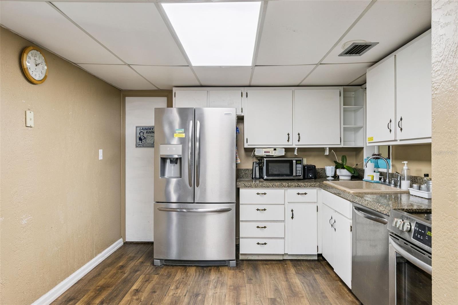 Image 9 of 19 For 4126 Montrose Court