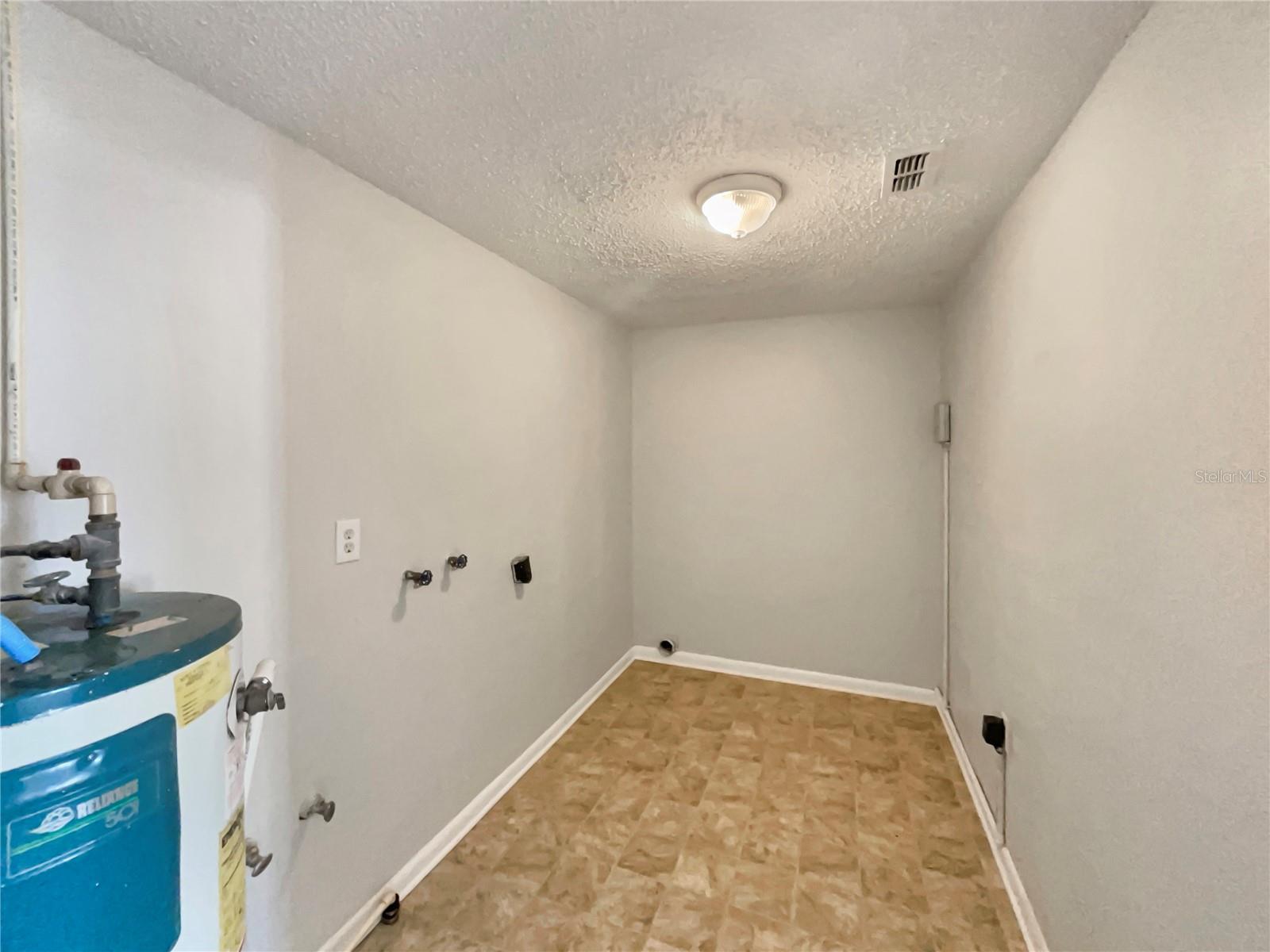 Image 10 of 23 For 1714 Sanchez Avenue