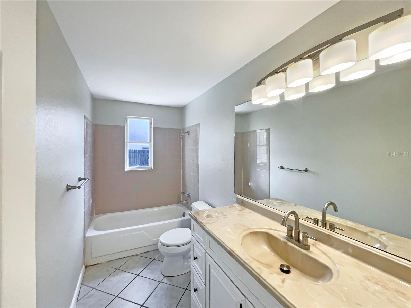 Image 18 of 23 For 1714 Sanchez Avenue