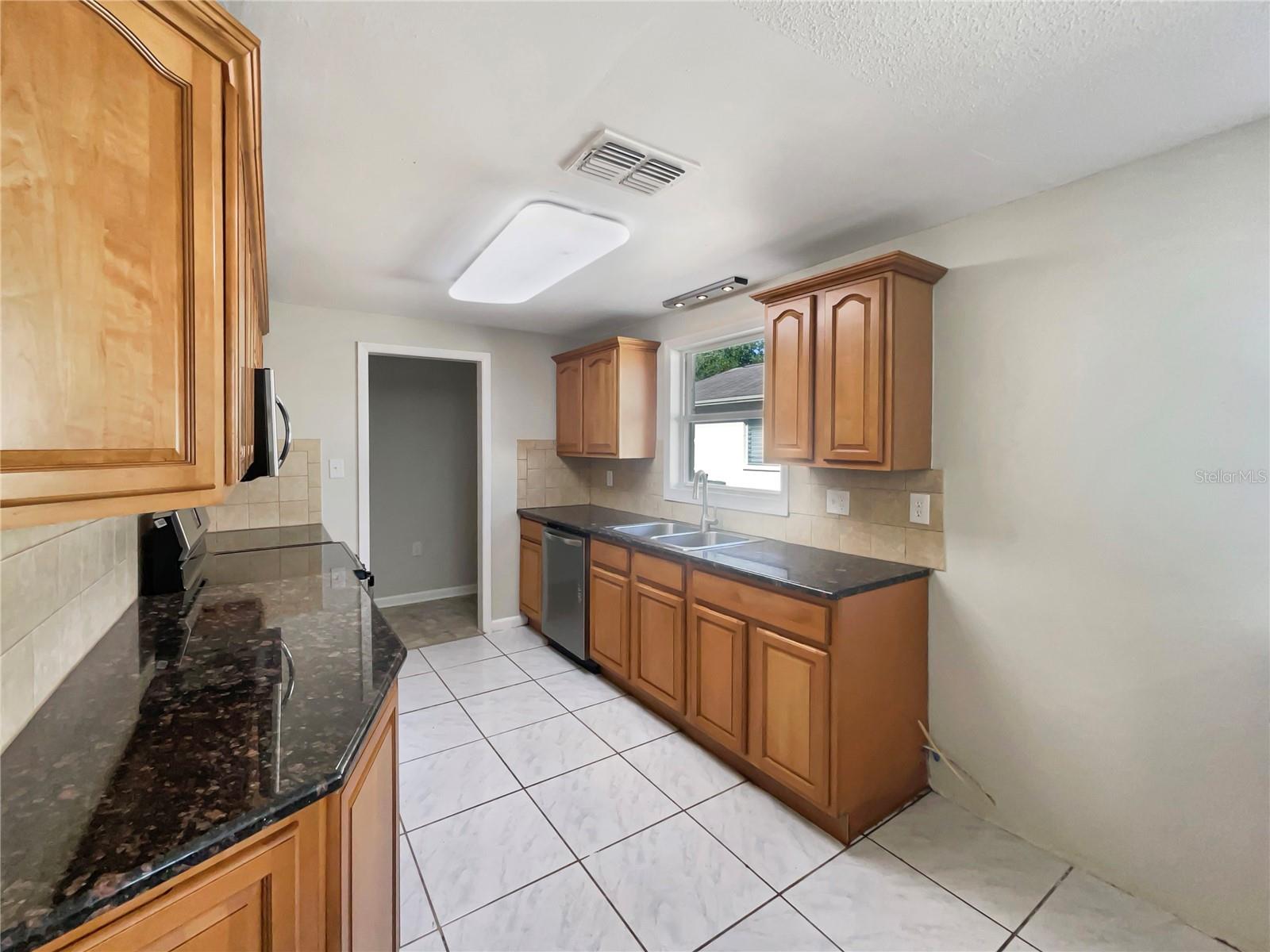 Image 9 of 23 For 1714 Sanchez Avenue