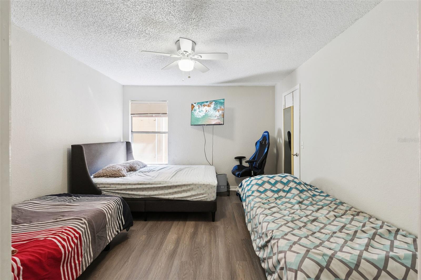 Image 15 of 39 For 5120 Conroy Rd 28