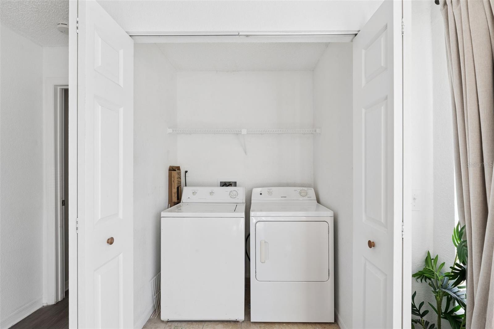 Image 19 of 39 For 5120 Conroy Rd 28