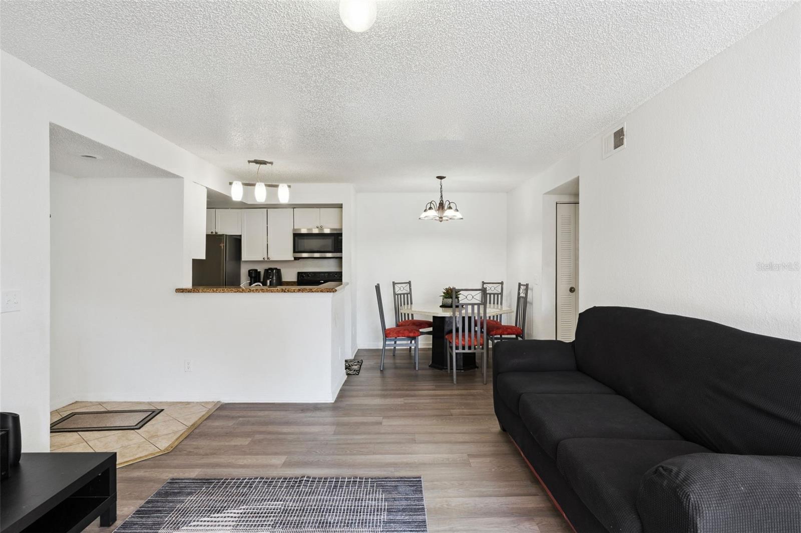 Image 6 of 39 For 5120 Conroy Rd 28