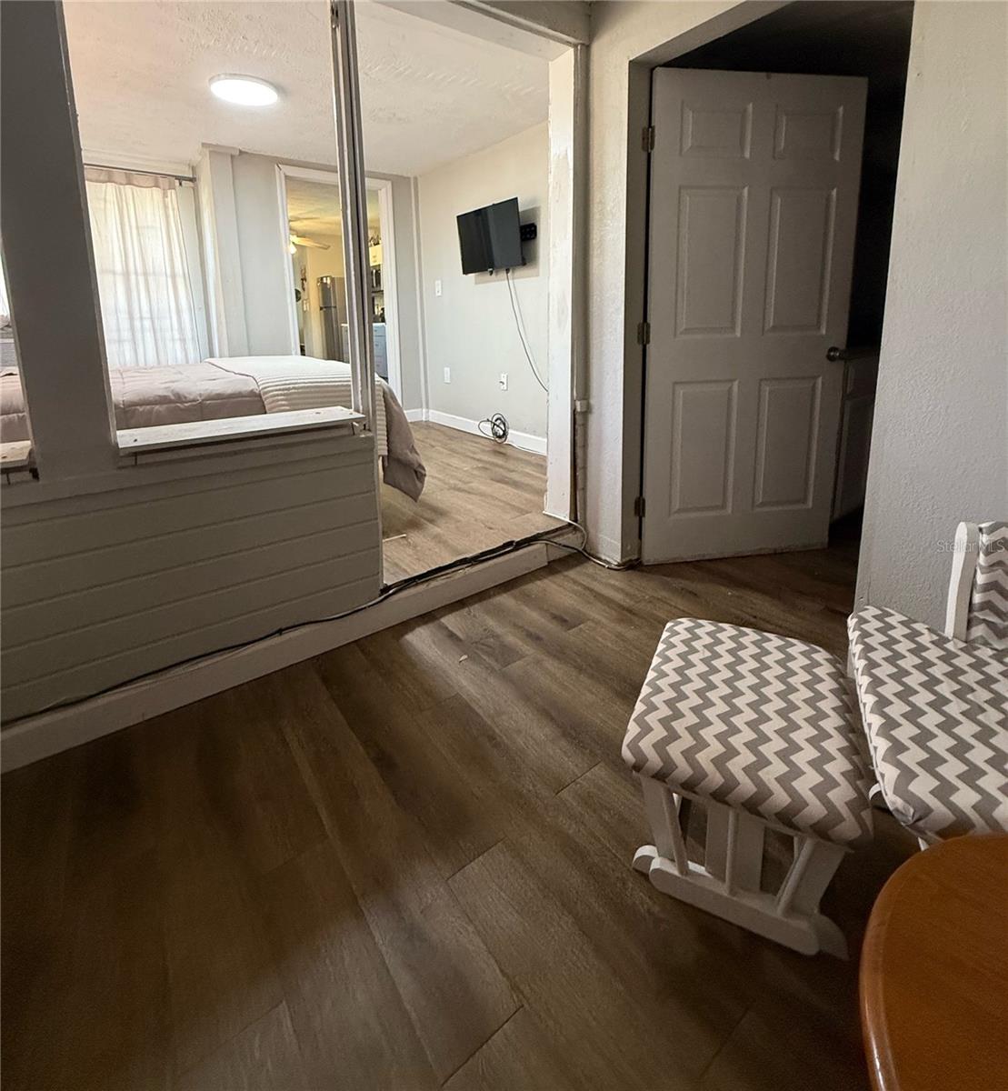 Image 11 of 31 For 650 9th Street Ne