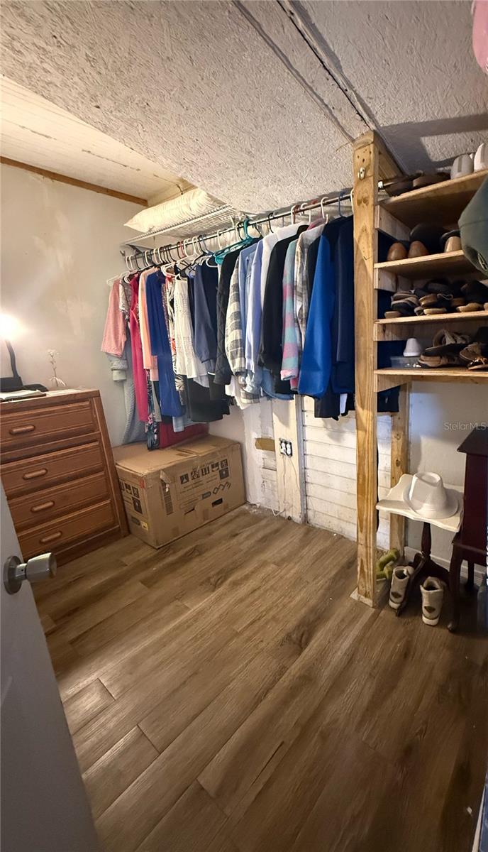 Image 15 of 31 For 650 9th Street Ne