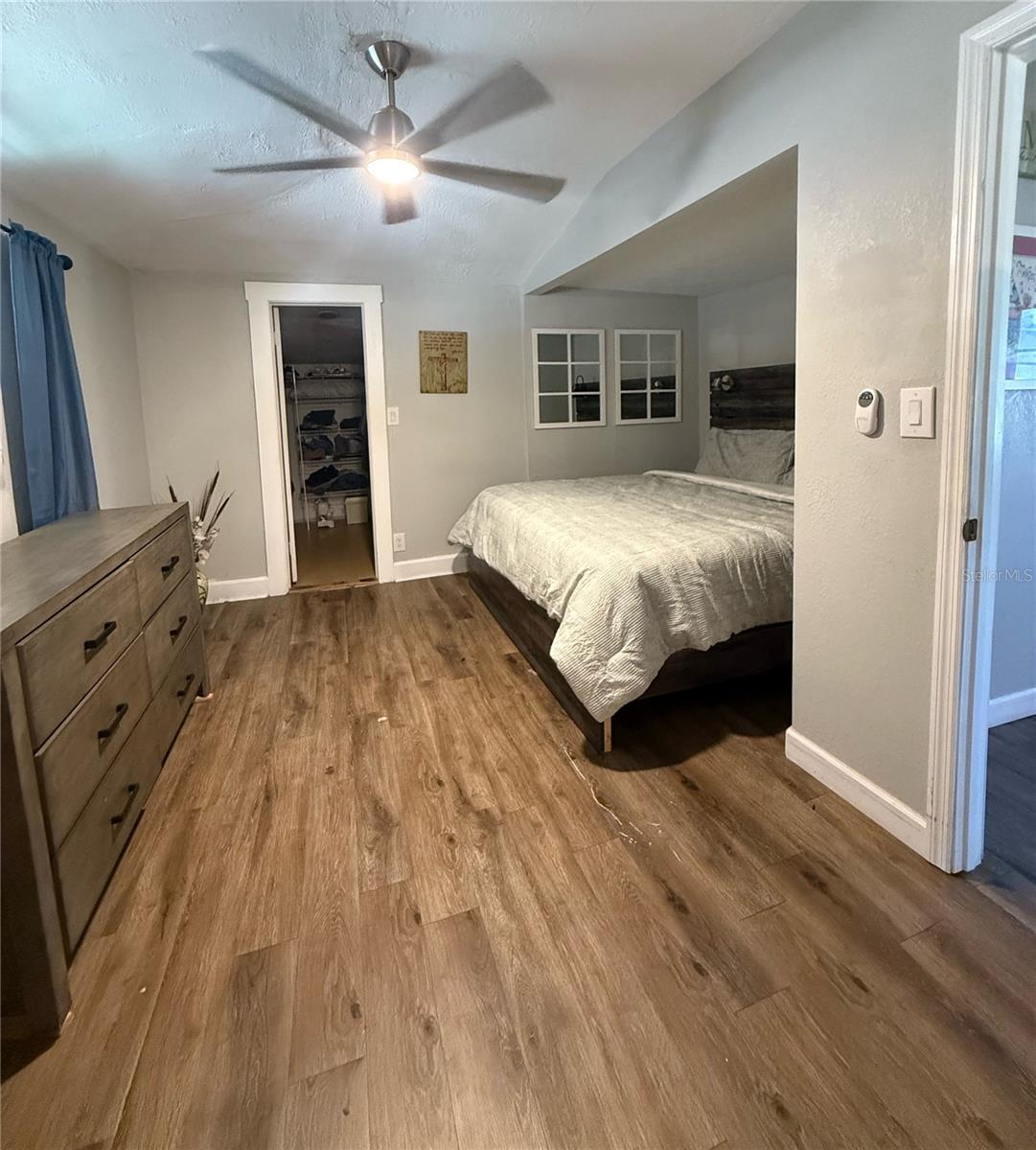 Image 16 of 31 For 650 9th Street Ne