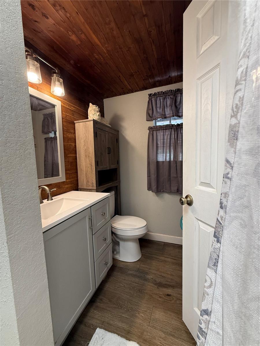 Image 19 of 31 For 650 9th Street Ne