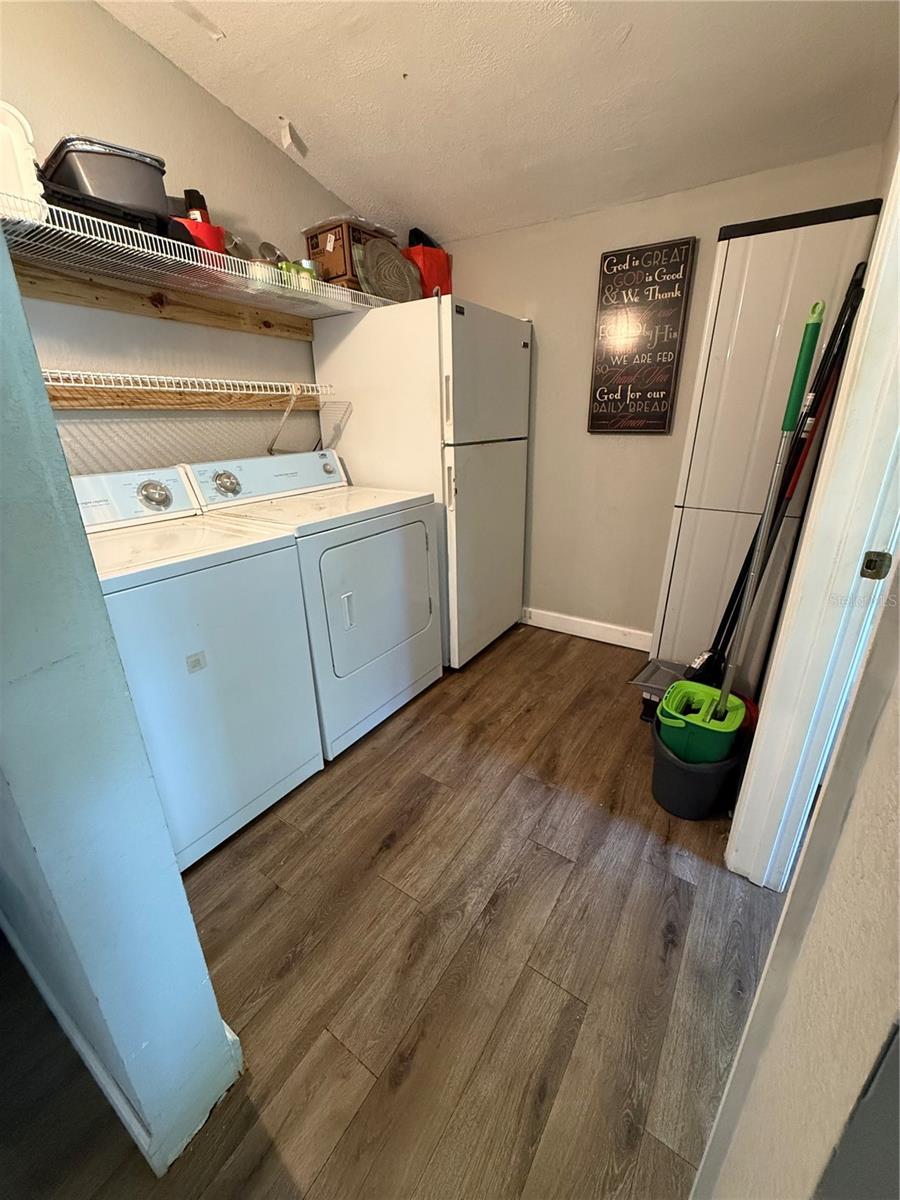 Image 22 of 31 For 650 9th Street Ne