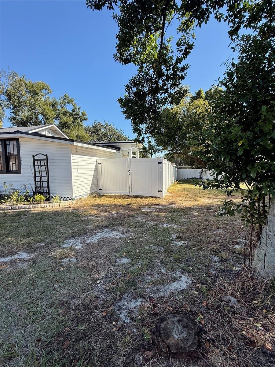 Image 4 of 31 For 650 9th Street Ne