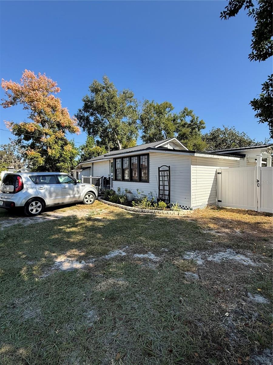 Image 5 of 31 For 650 9th Street Ne