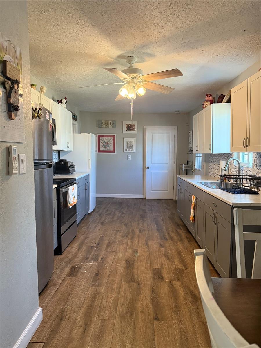 Image 6 of 31 For 650 9th Street Ne