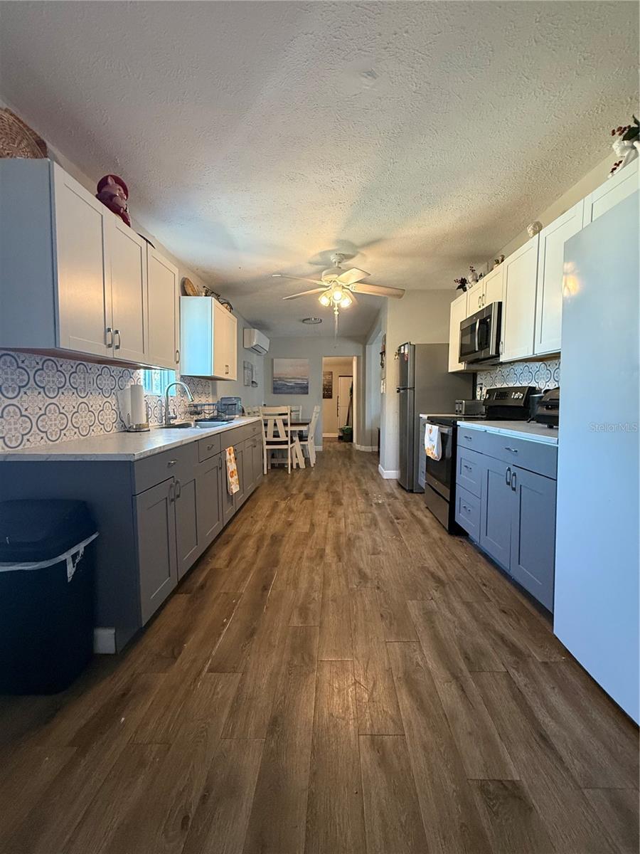 Image 7 of 31 For 650 9th Street Ne