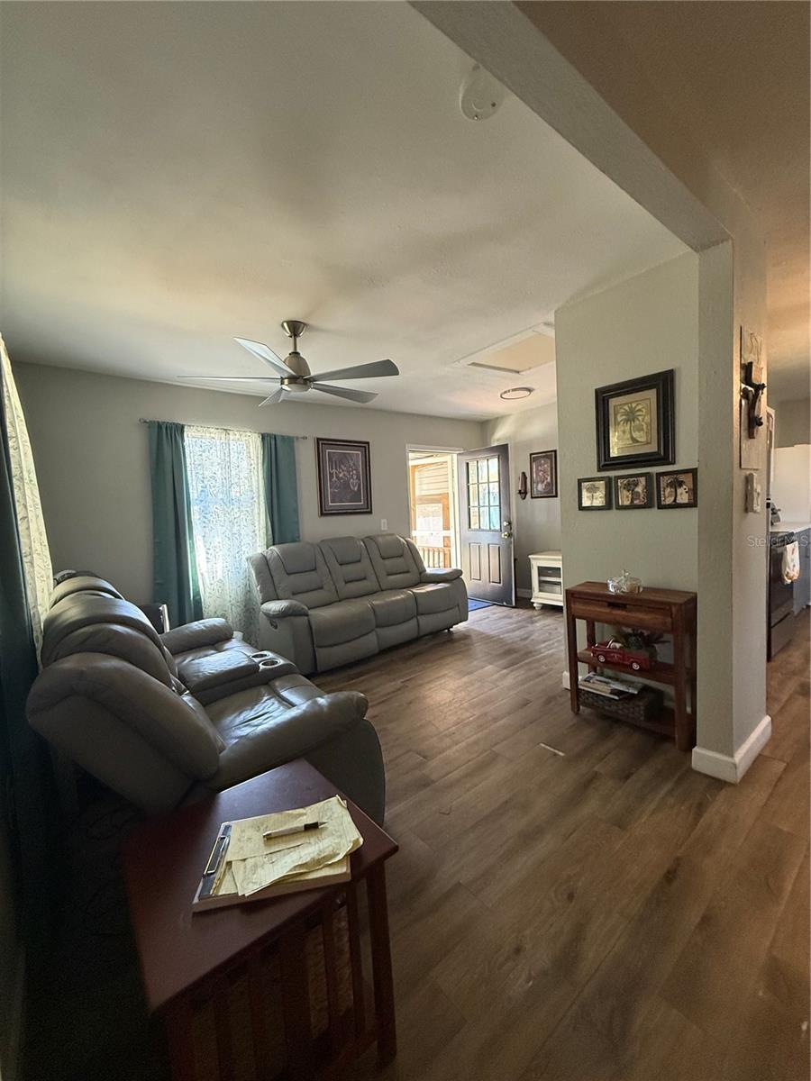 Image 9 of 31 For 650 9th Street Ne