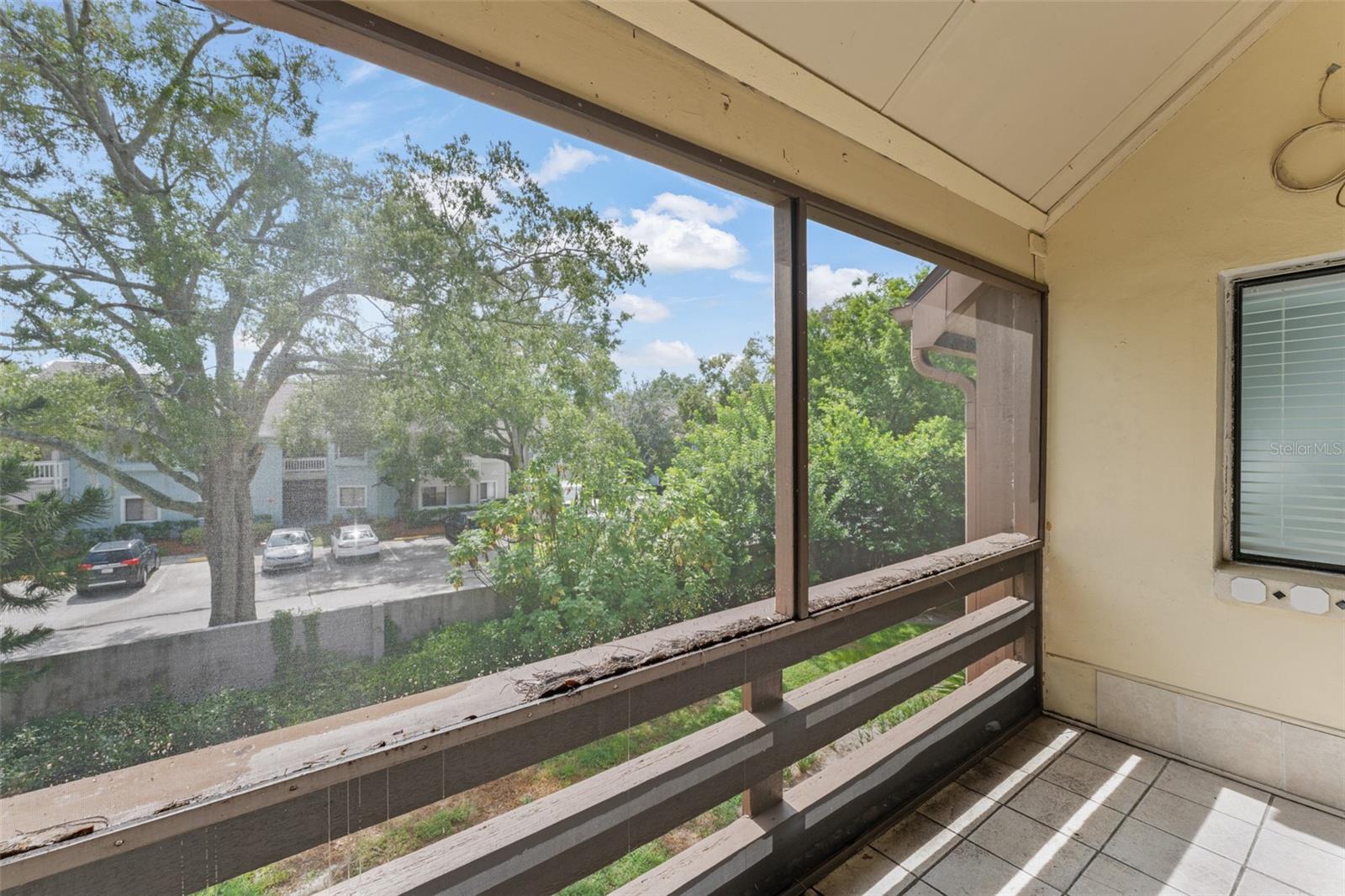 Image 19 of 35 For 262 Orienta Point Street 1