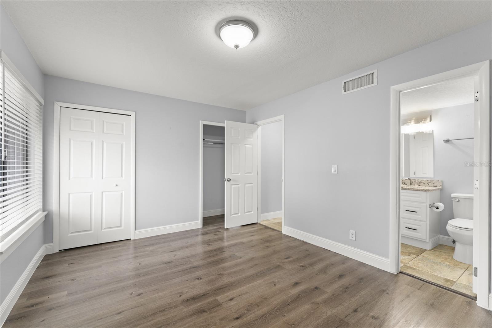 Image 20 of 35 For 262 Orienta Point Street 1