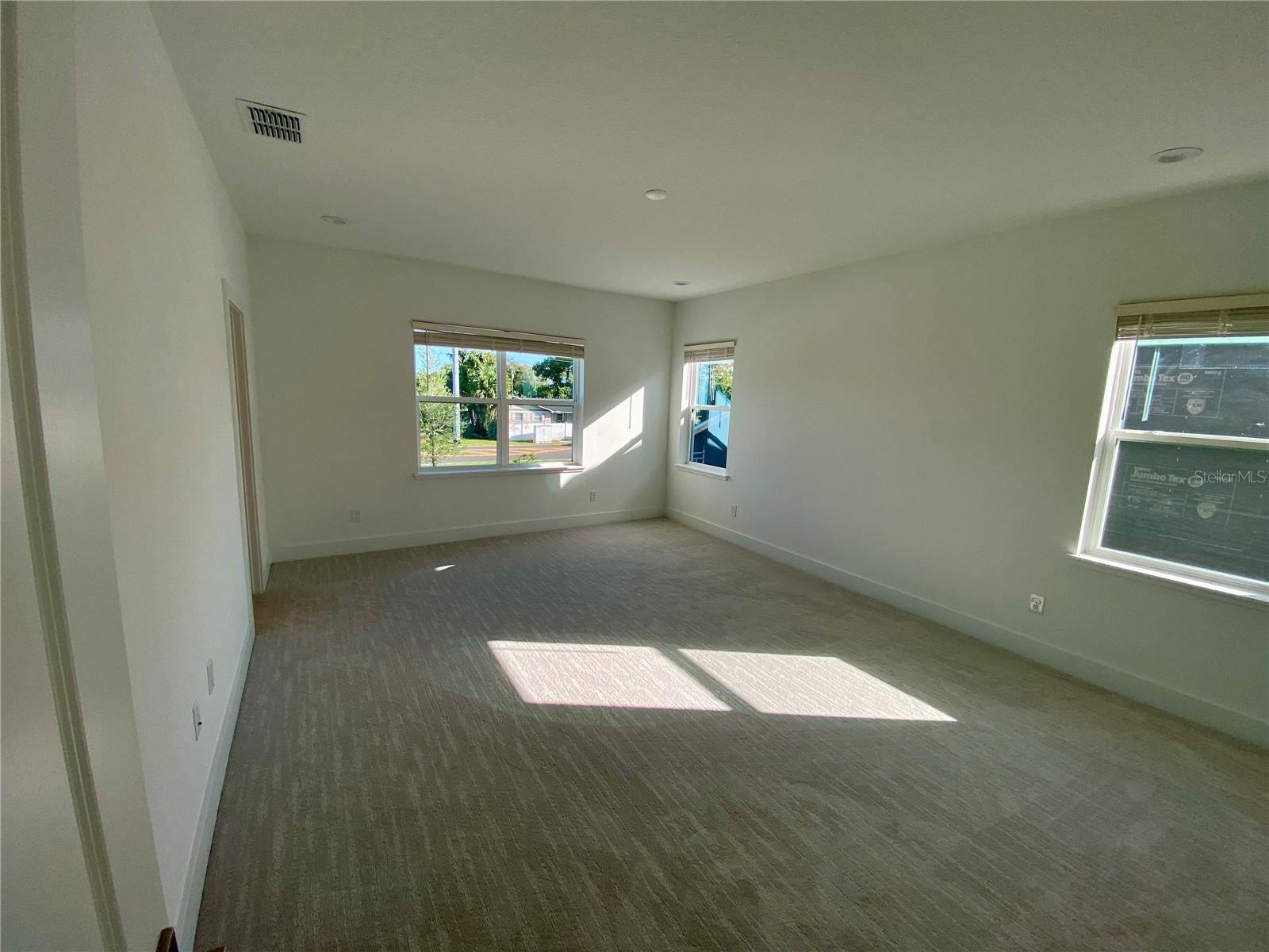 Image 4 of 41 For 58 Overleaf Lane