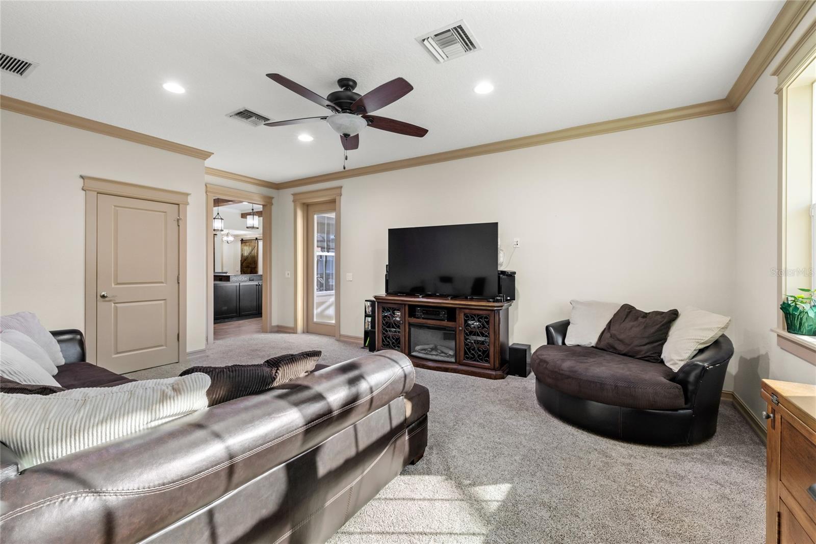 Image 29 of 59 For 22220 Deer Park Avenue