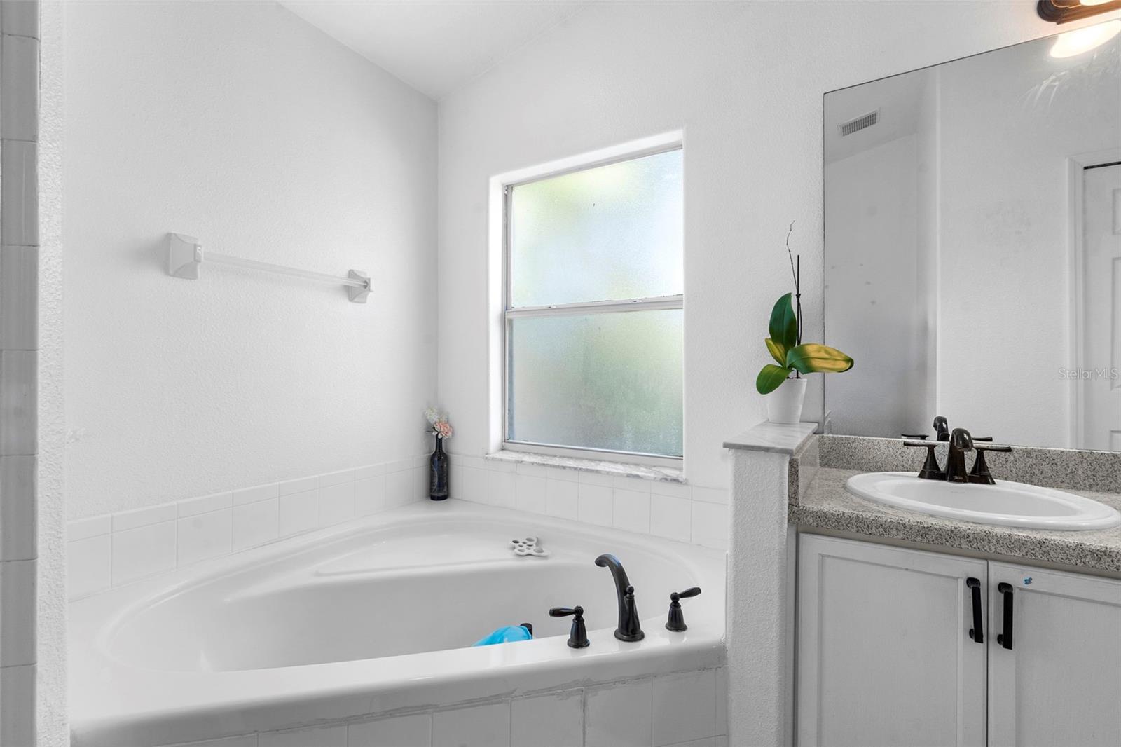 Image 22 of 33 For 2812 Shine Avenue