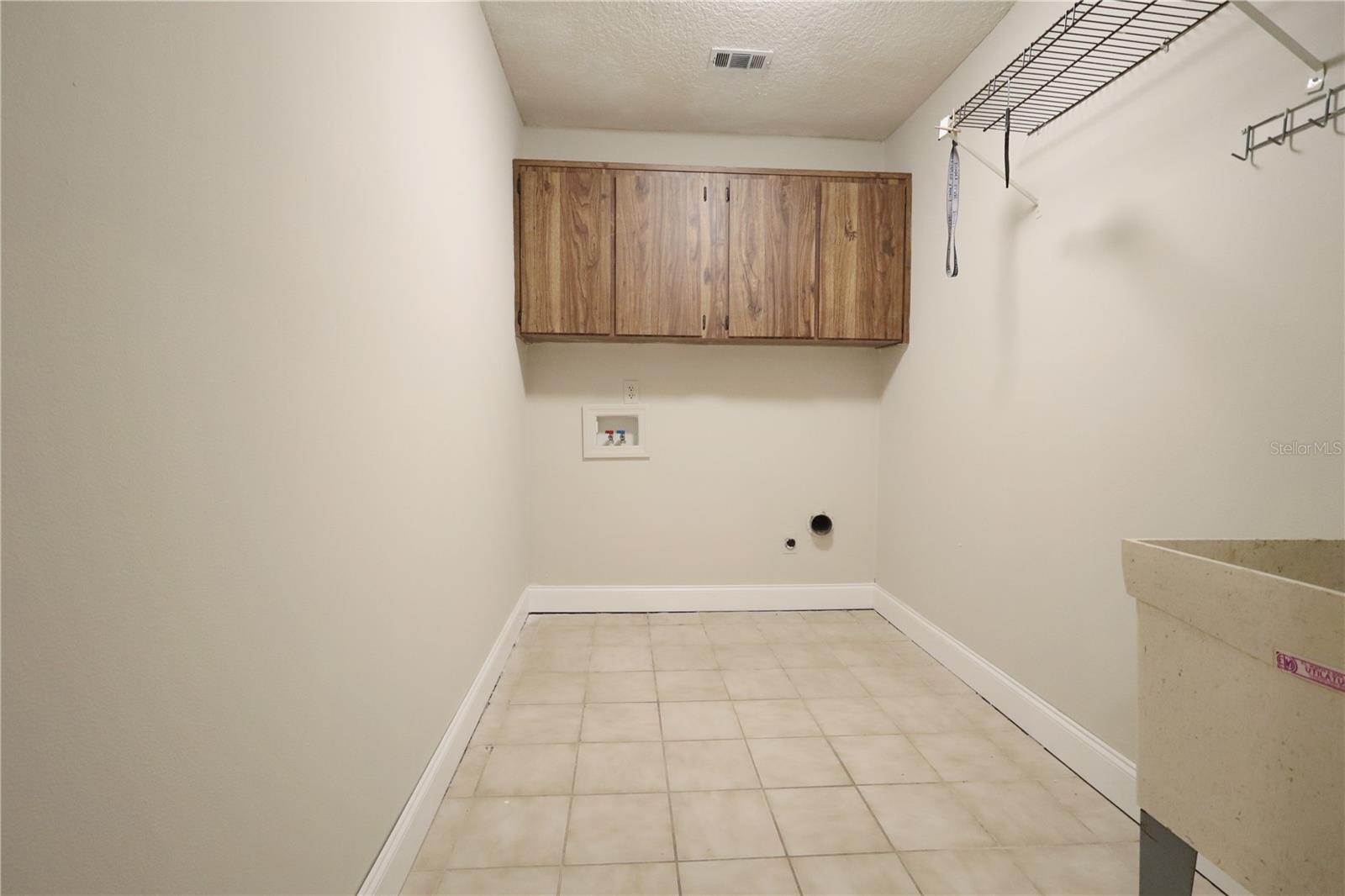 Image 25 of 57 For 1321 Classic Drive