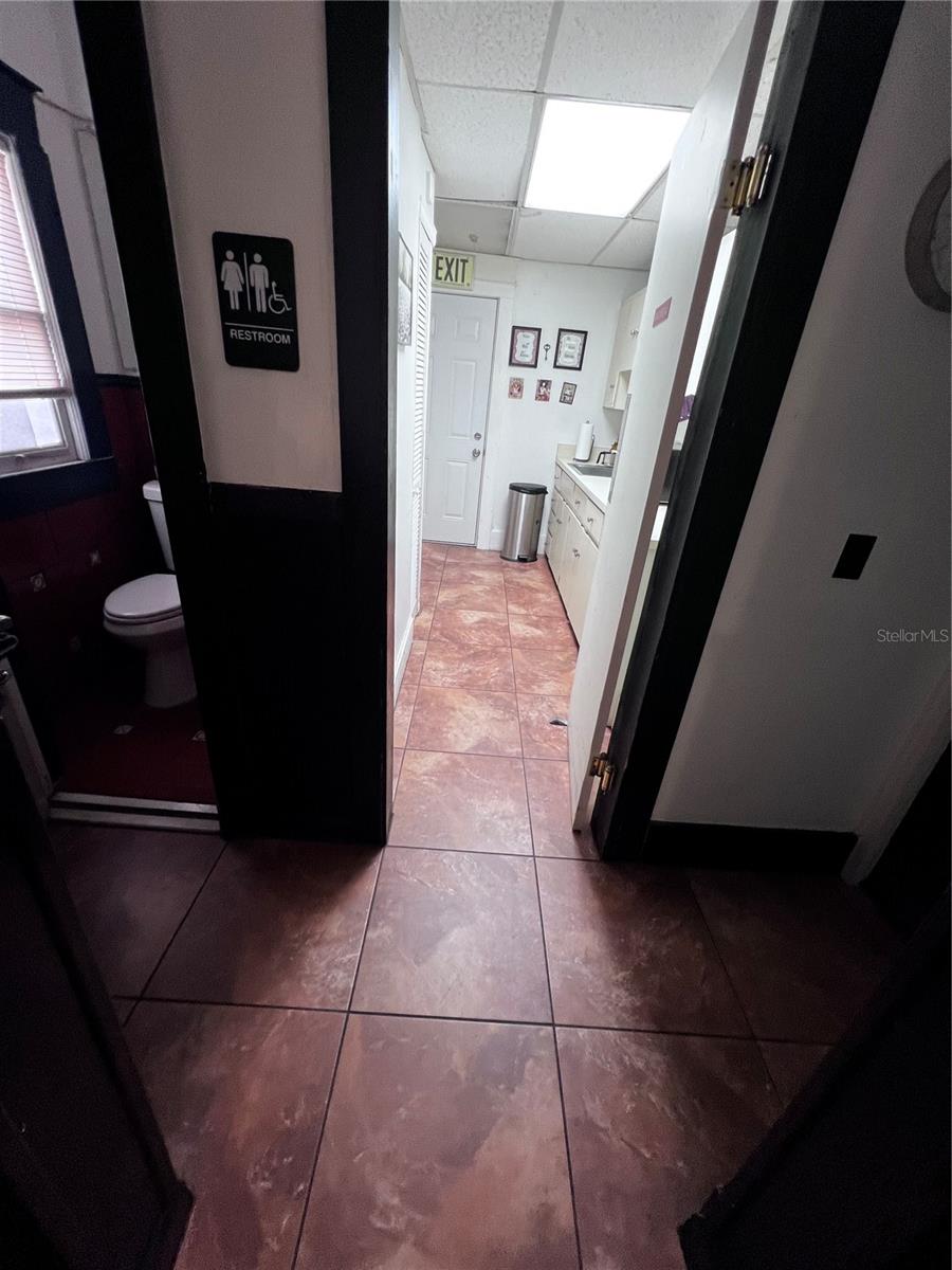 Image 10 of 12 For 517 Colonial Drive