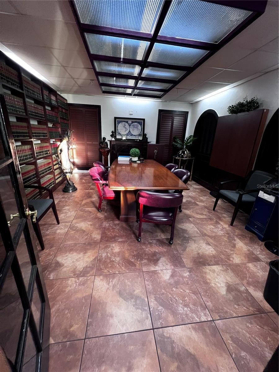 Image 11 of 12 For 517 Colonial Drive