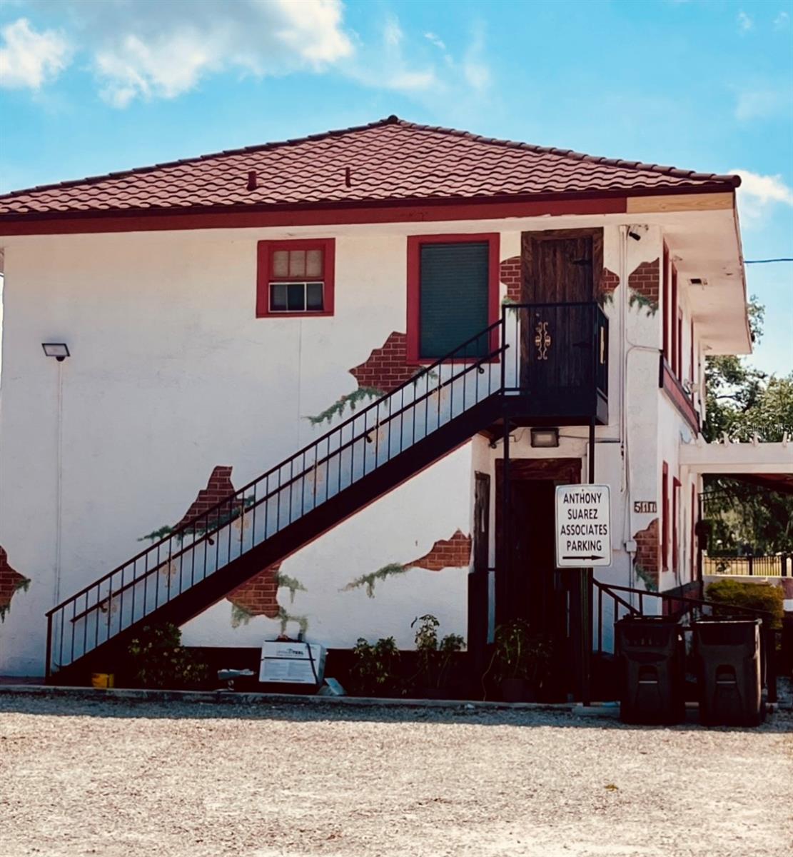 Image 3 of 12 For 517 Colonial Drive