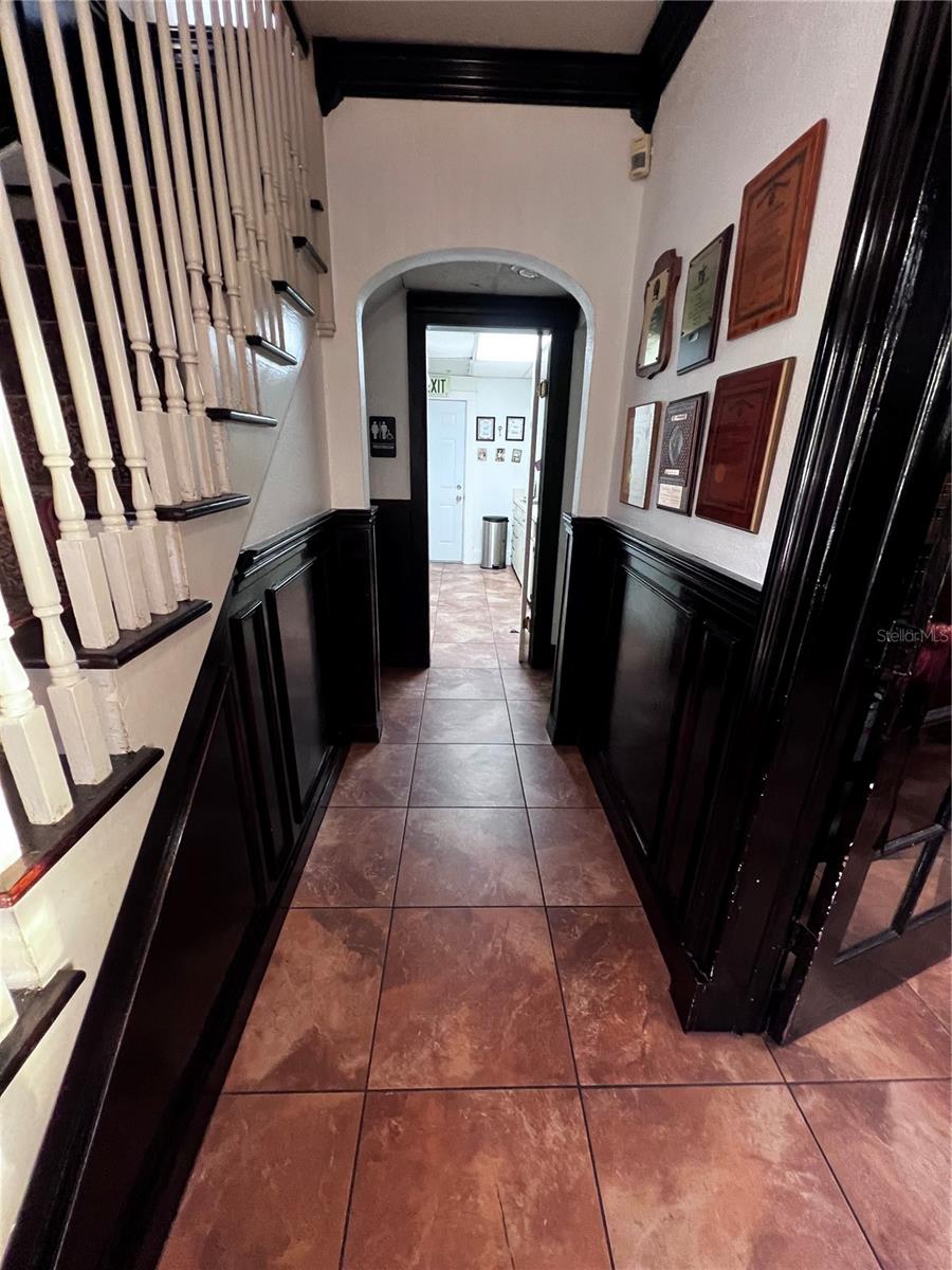 Image 9 of 12 For 517 Colonial Drive