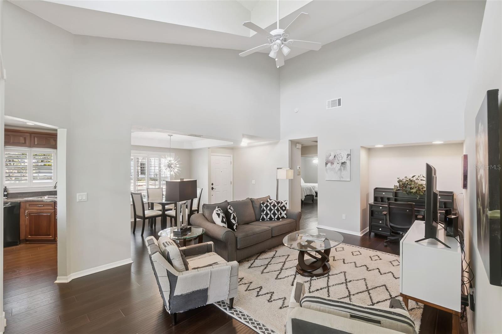 Image 13 of 52 For 100 Wimbledon Circle